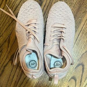 APL Blush Knit Lace-Up Sneakers